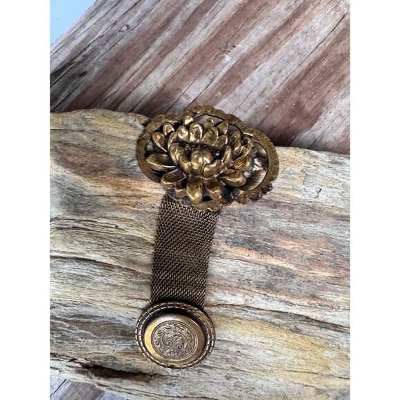 Antique Gold-Toned Mesh Chatelaine Brooch With Floral Motif & Decorative Engrave - Picture 7 of 7